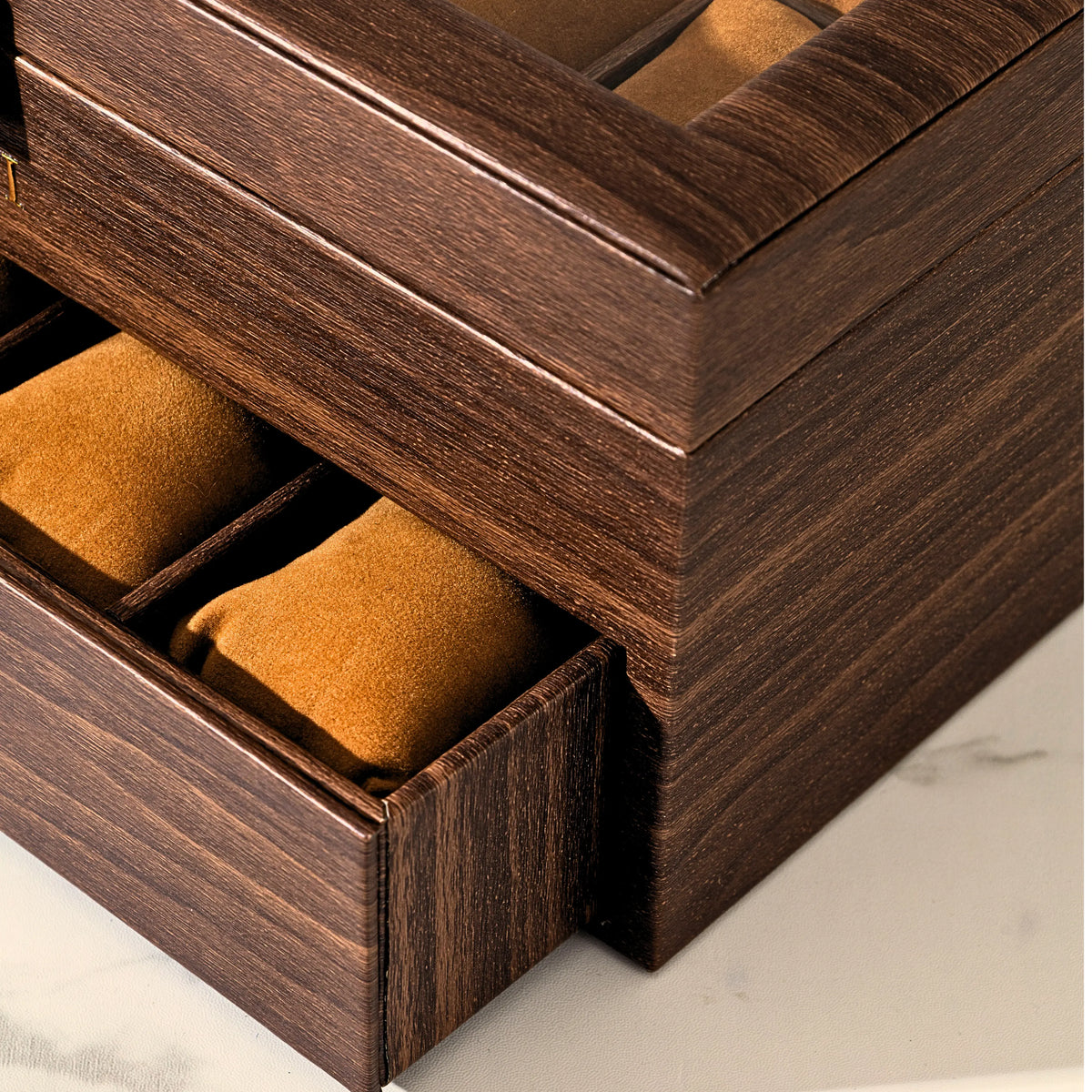 Premium Pelvani Heritage Watch Chest
