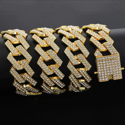 Pelvani Chain (Fits All)
